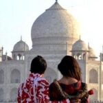Tourists-filming-dance-and-romance-at-Taj-Mahal.jpg