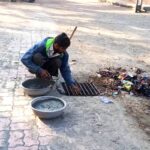 -ખુલ્લી-ગટર-પર-ઢાંકણા-ફીટ-કરાયા....jpg