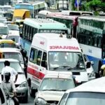 ambulance-trapped-in-traffic-at-surat.jpg