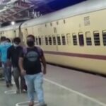 commit-suicide-in-train-was-spotted-in-CCTV-of-Surat-RS.jpg
